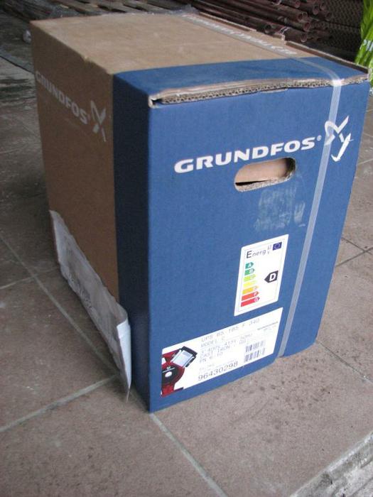 Насос Grundfos UPS 65-185 в заводській упаковці
